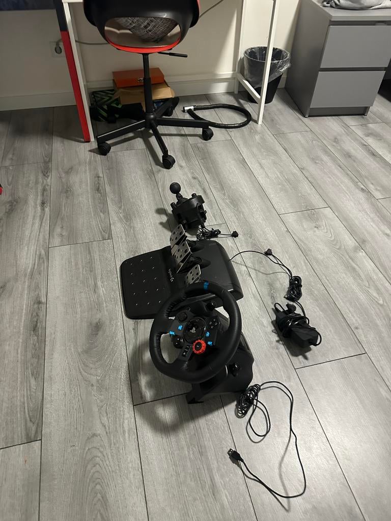 Logitech G29 racestuur met pedalen en schakelpook, Ophalen of Verzenden, Zo goed als nieuw, Stuur of Pedalen, PlayStation 4