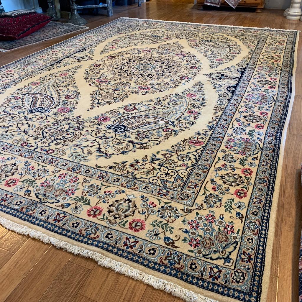 Trendy Origineel Perzisch tapijt -Wol met zijde 308 x 202 cm, TTM Wonen, Meubels – (Perzische) Tapijten en Woonaccessoires, Taag 63, 2491 CS, Den Haag (Forepark)