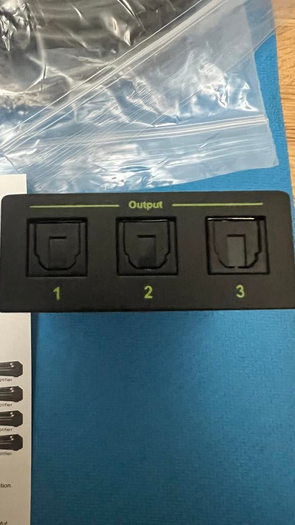 Digitale Audio Splitter Toslink 1x4, Ophalen of Verzenden, Zo goed als nieuw, Minder dan 2 meter, Optische kabel