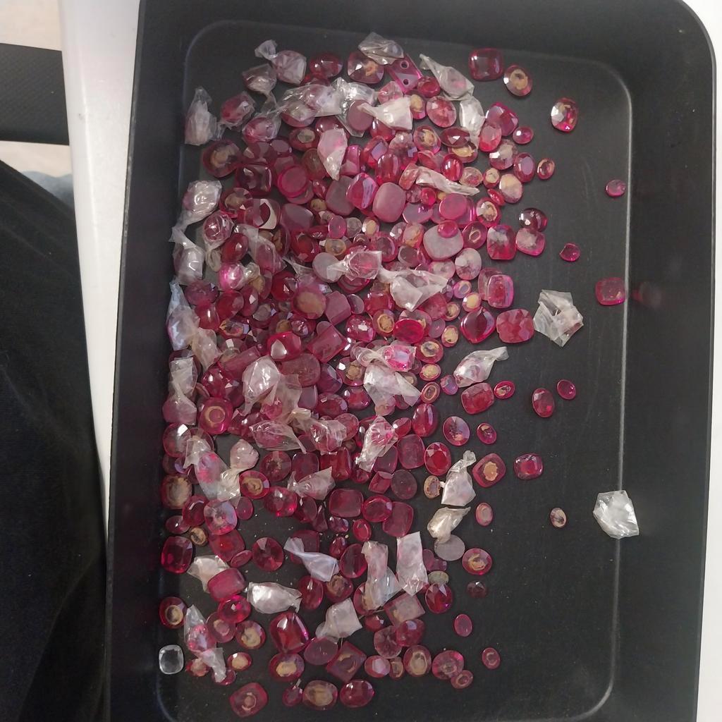 Synthetische robijn edelstenen, Sieraden, Tassen en Uiterlijk, Edelstenen, Ophalen of Verzenden