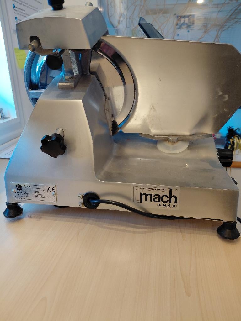 Snijmachine  Mach, Ophalen, Gebruikt