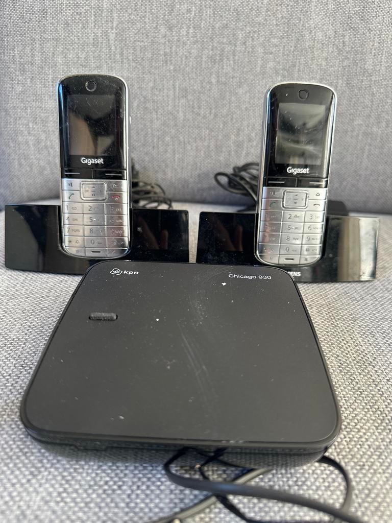 Gigaset KPN Chicago 930 DECT telefoonset met 2 handsets, Telecommunicatie, Vaste telefoons | Handsets en Draadloos, Gebruikt, 2 handsets