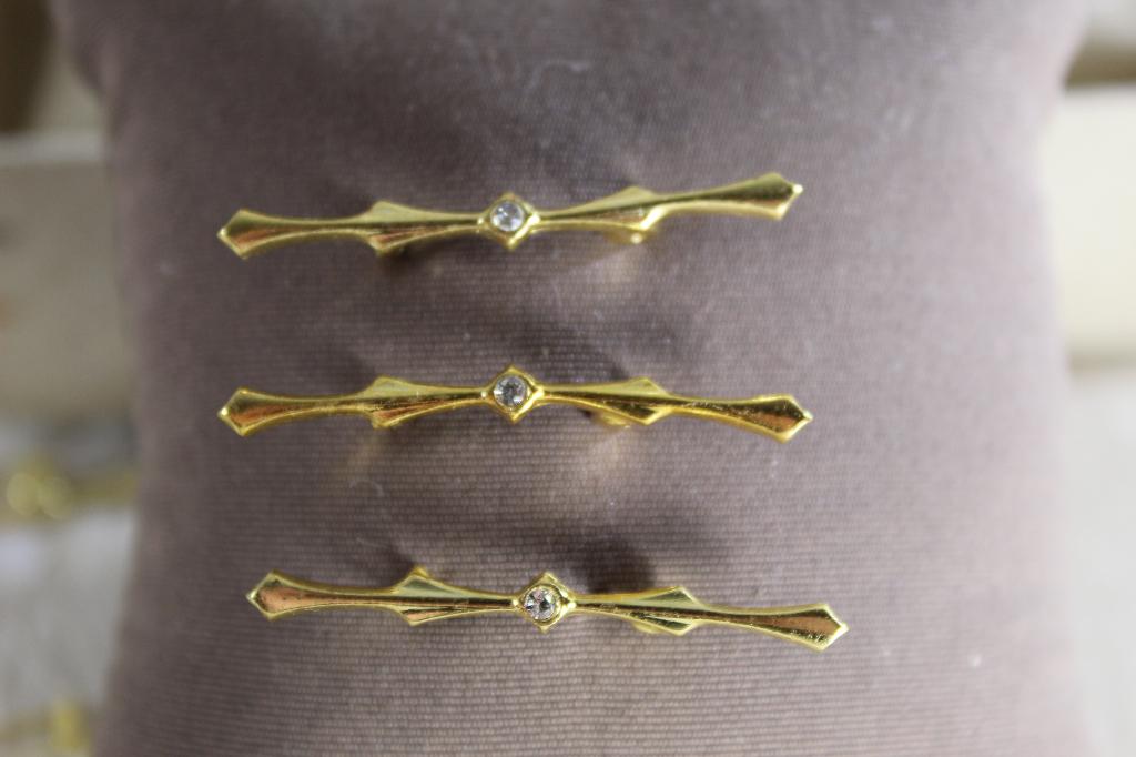 broche 200 stuks - Juwelen - Partij sieraden, Overige materialen, Nieuw, Ophalen of Verzenden, Goud