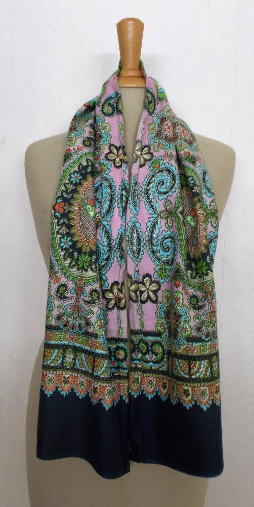 Mooie paisley print sjaal van Oilily, Kleding | Dames, Mutsen, Sjaals en Handschoenen, Verzenden, Zo goed als nieuw, Maat 38/40 (M)