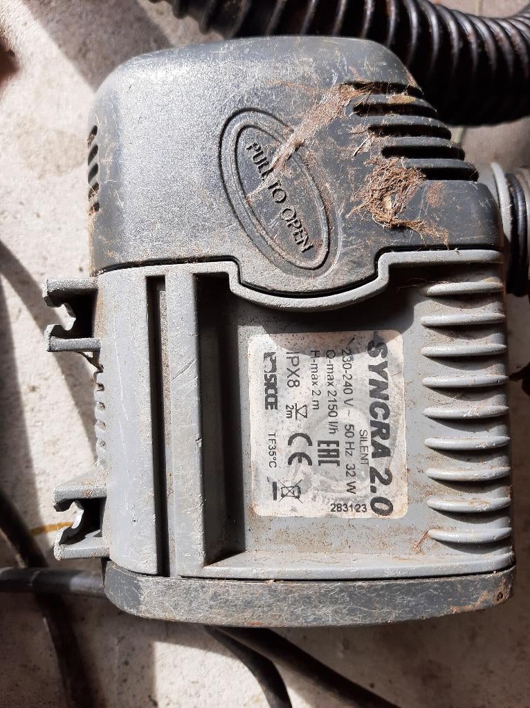 vijverfilter en vijverpomp, Tuin en Terras, Ophalen of Verzenden, Gebruikt, Vijverpomp