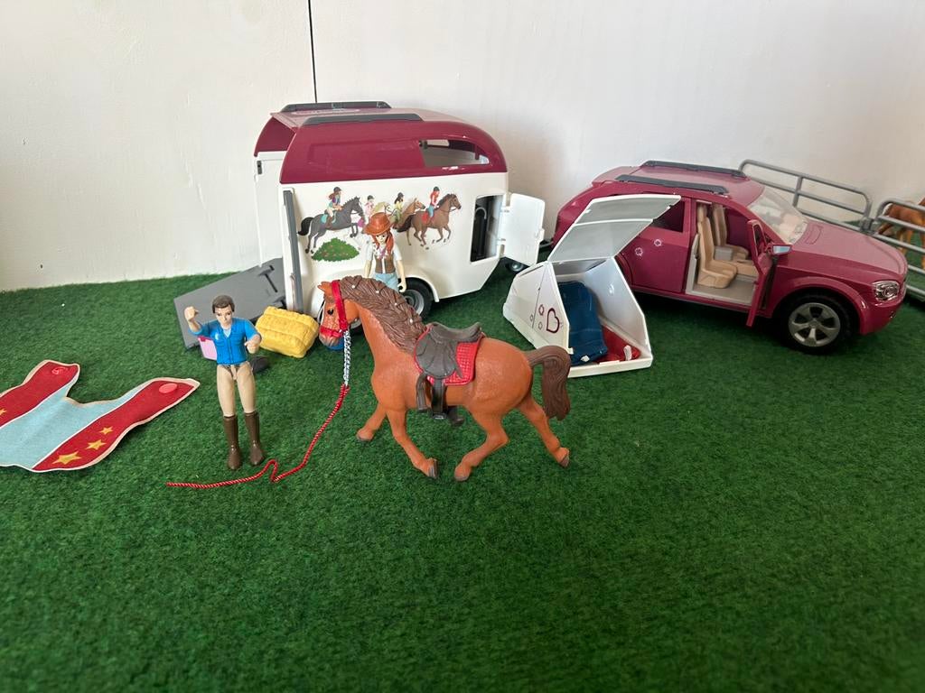 Schleich 42535 Paarden Avontuur met Auto en Trailer, Ophalen of Verzenden, Zo goed als nieuw, Paard, Beeldje of Figuurtje