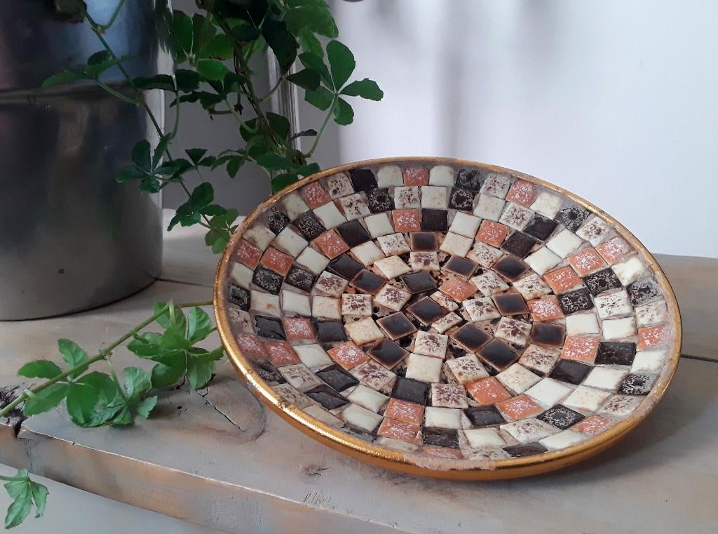 Klein goudkleurig schaaltje met mozaïek ingelegd, Ophalen of Verzenden, Gebruikt