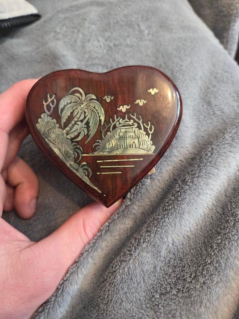 Houten hartvormig doosje met inlegwerk, Antiek en Kunst, Ophalen of Verzenden