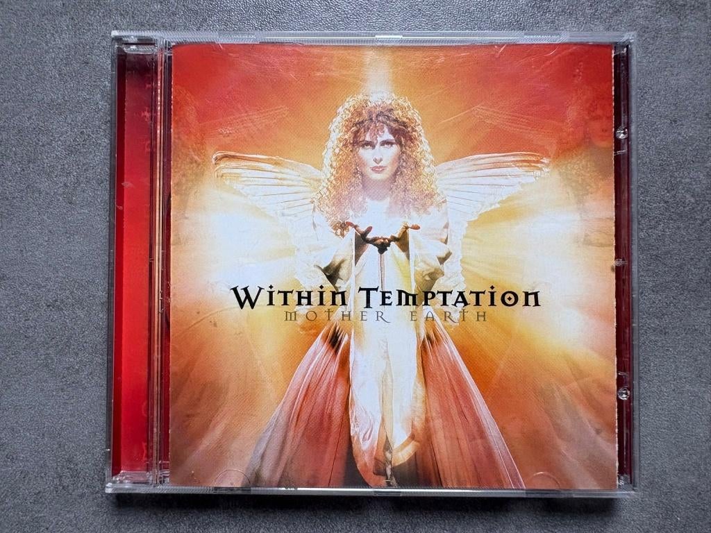 Within Temptation - Mother Earth, leuke cd in goede staat, Ophalen of Verzenden, Zo goed als nieuw, Alternative