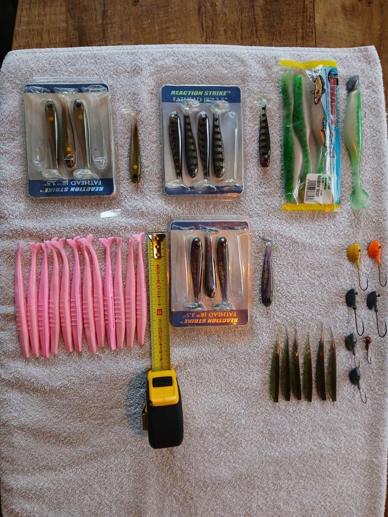 Roofvisset 2 shads, loodkoppen, Culprit worms Bass assassian, Watersport en Boten, Hengelsport | Roofvissen, Zo goed als nieuw