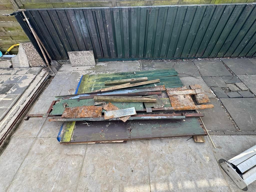 Oud ijzer en hout, gratis af te halen, Ophalen, Gebruikt, IJzer