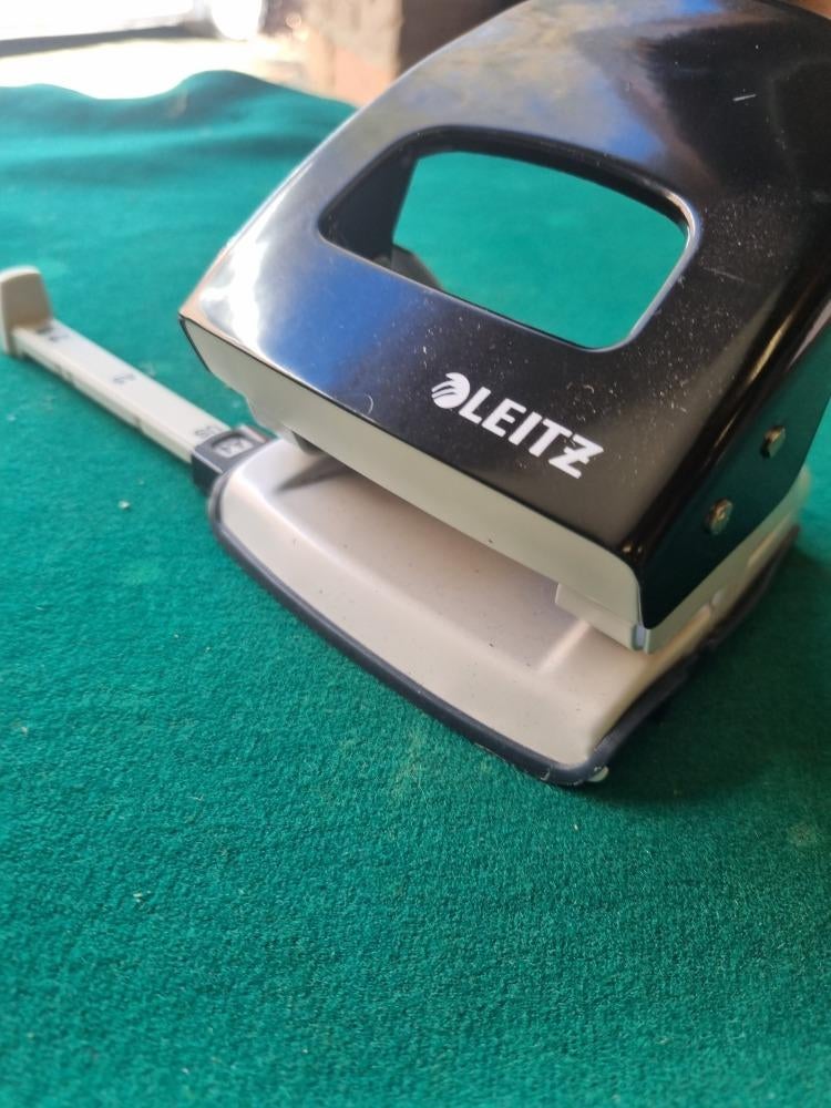 perforator gaten  maker leitz  5008, Diversen, Ophalen of Verzenden, 'T Olde Gre-j, Info@toldegrej.nl, Endepoelstraat 20f Didam