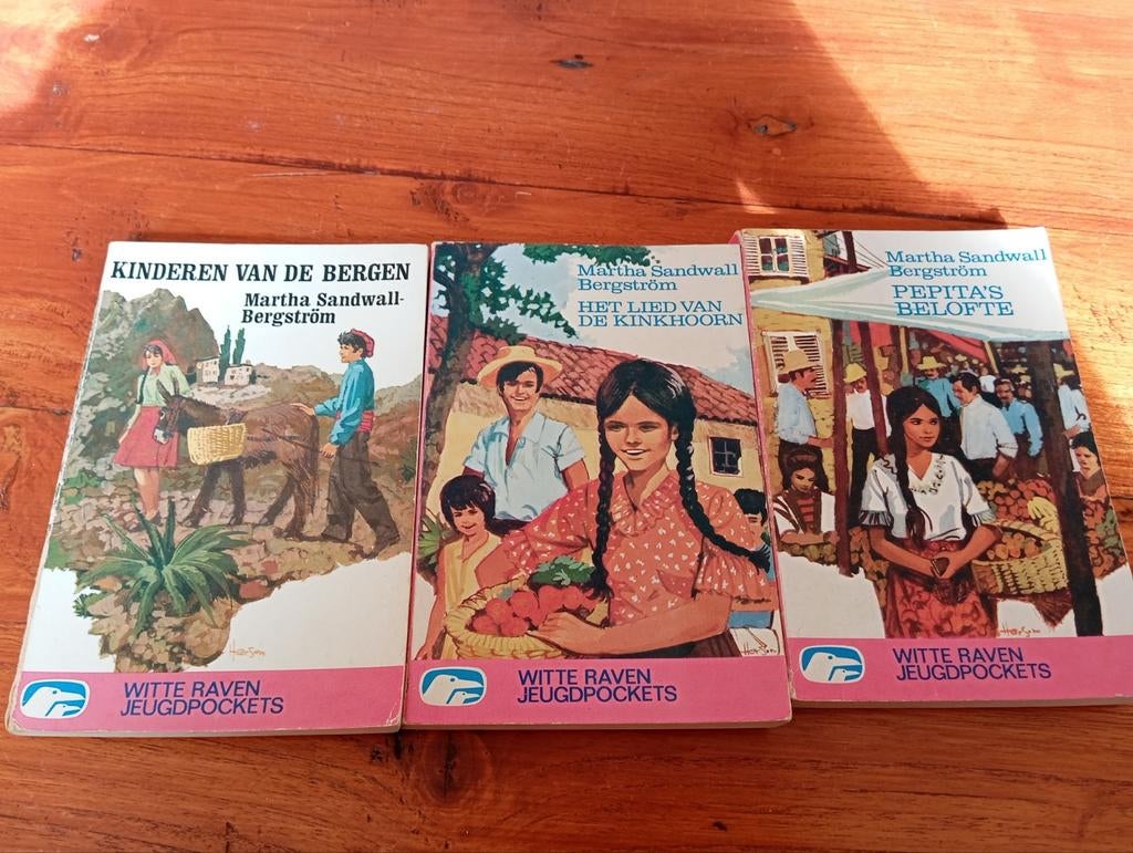 3x Martha Sandwall-Bergström - Witte Raven Jeugdpockets, Boeken, Kinderboeken | Jeugd | 13 jaar en ouder, Gelezen, Fictie, Ophalen of Verzenden