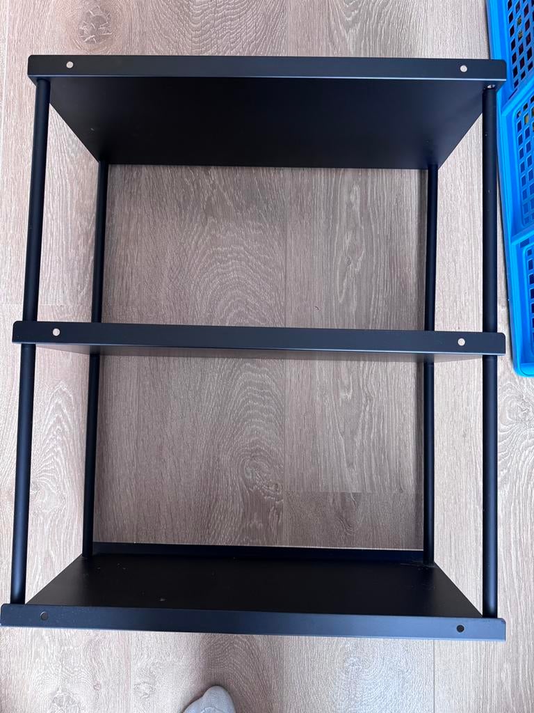 Wandrekje zwart metaal, Ophalen, Zo goed als nieuw