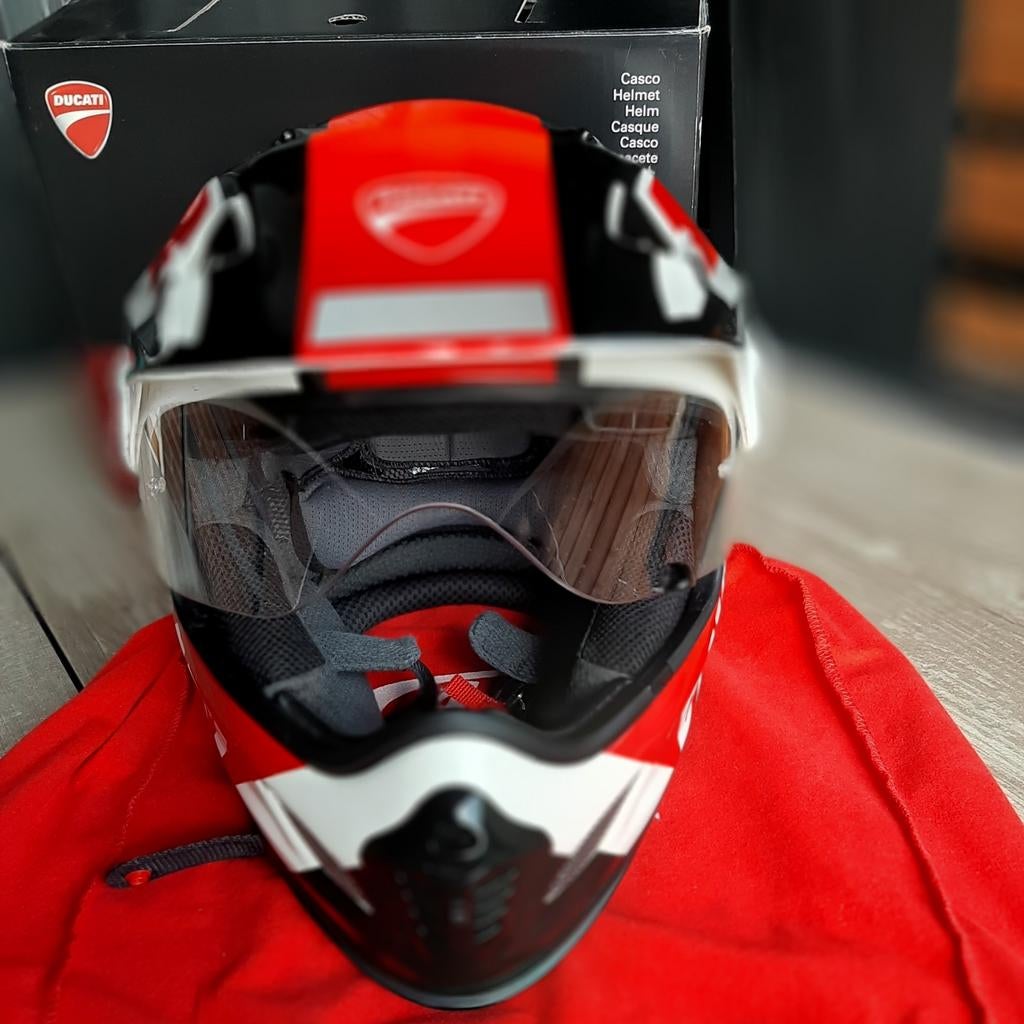 Te koop Arai Ducati helm in nieuwstaat maat XL 62, Motoren, Ophalen, Arai, XL, Integraalhelm