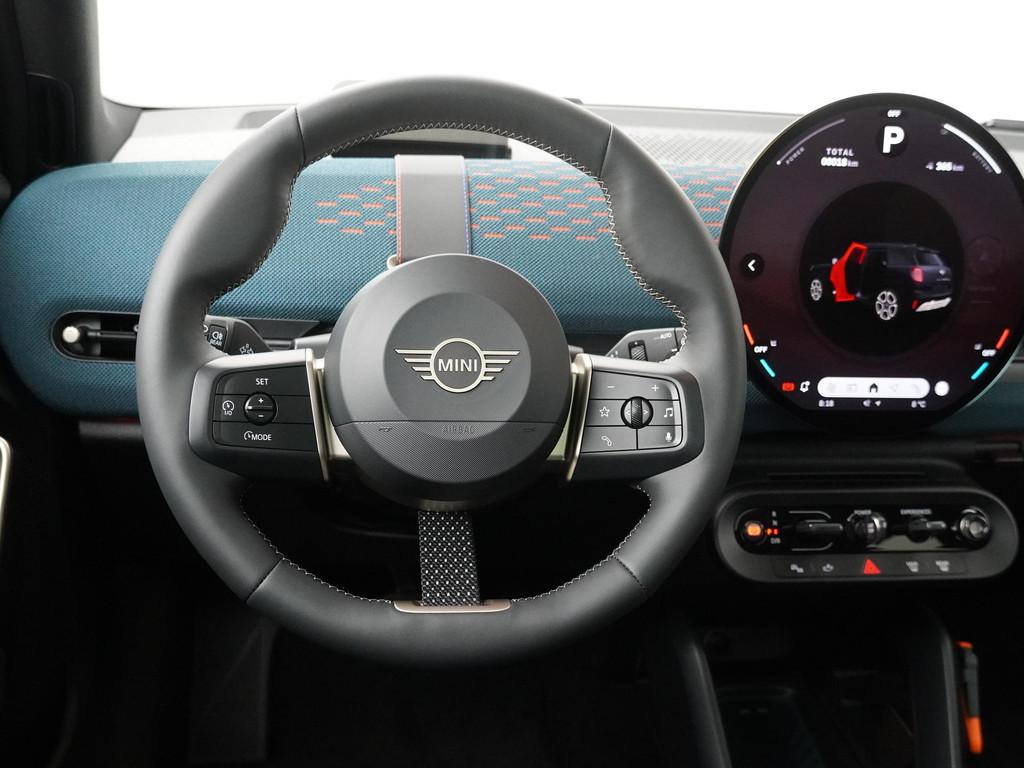 MINI Aceman SE Favoured | Pakket M | Stuur-stoelverwarming |, Gebruikt, Met garantie (alle), SUV of Terreinwagen, 330 min