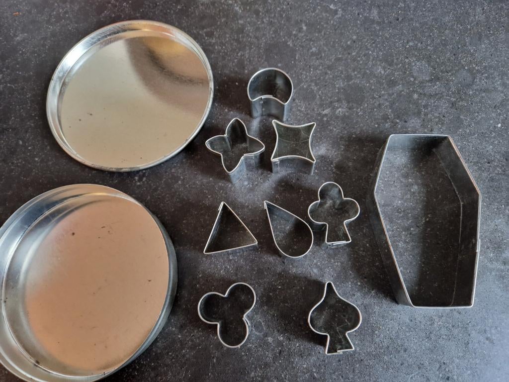 Uitsteekvormpjes, Ophalen of Verzenden, Zo goed als nieuw