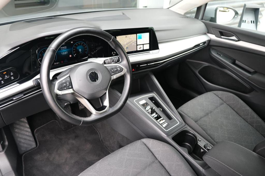 Volkswagen Golf 8 1.5 eTSI Life DSG 150PK HuD IQ Led Navi, 680 kg, 4 cilinders, 150 pk, Leder en Stof