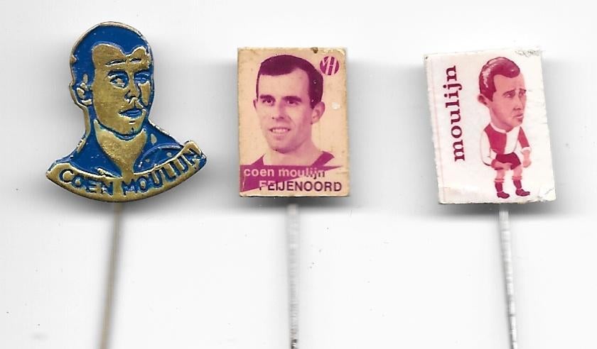FEIJENOORD COEN MOULIJN VOETBAL SPELER 3 STUKS, Ophalen of Verzenden, Gebruikt, Sport, Speldje of Pin