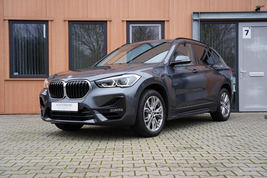 BMW X1 20i sDrive | Sport Line | Facelift | Camera, Euro 6, 4 cilinders, Leder en Stof, Bedrijf