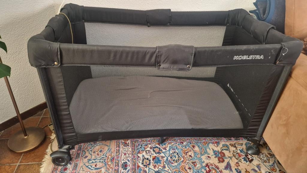 Koelstra T5 campingbedje - Compact en handig, Ophalen, Gebruikt, Rechthoekig, Wieltjes