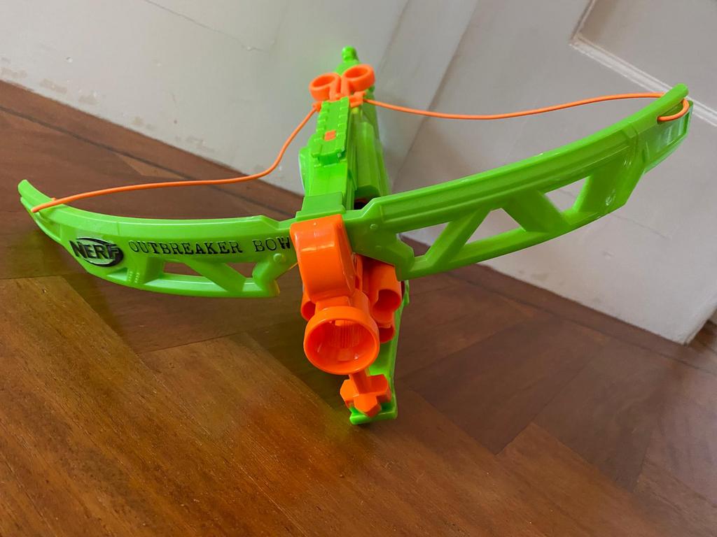 Nerf outbreaker bow, Ophalen of Verzenden, Zo goed als nieuw