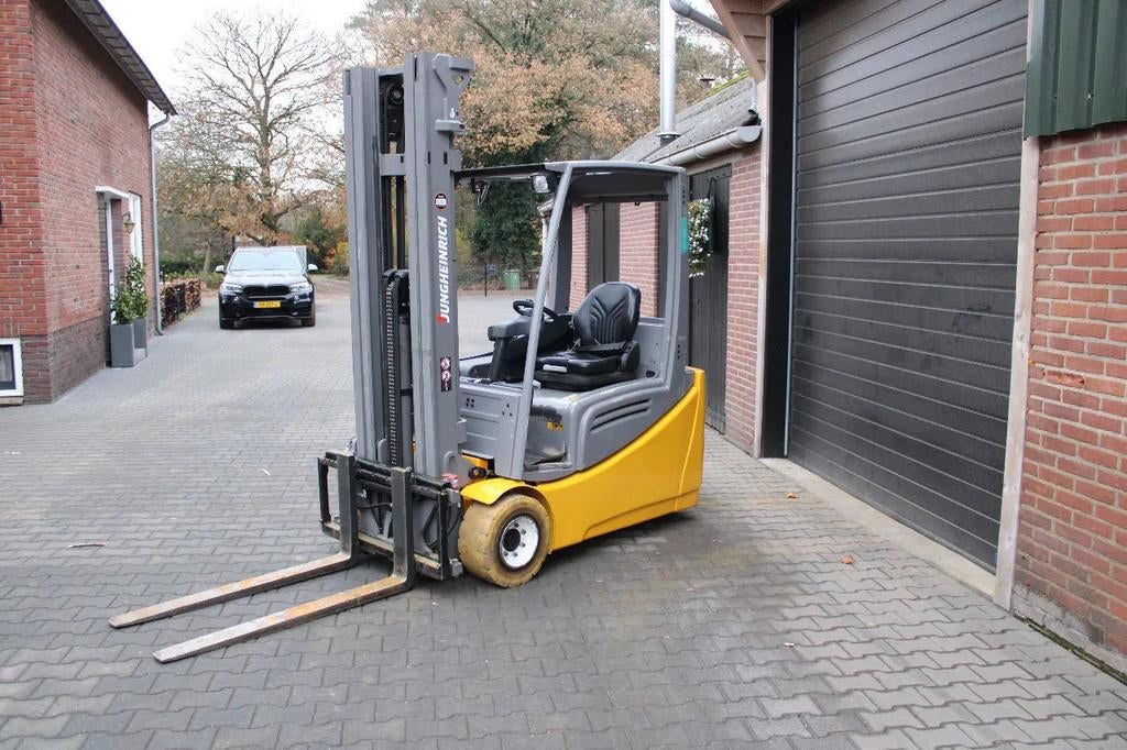 Jungheinrich EFG218k heftruck elektrische triplex 4 functies, Zakelijke goederen, Machines en Bouw | Heftrucks en Intern transport