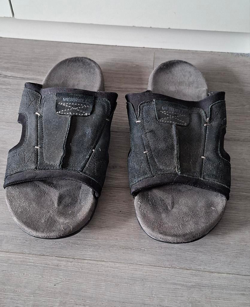 Merrel slipper maat 44, Ophalen of Verzenden, Zo goed als nieuw, Zwart