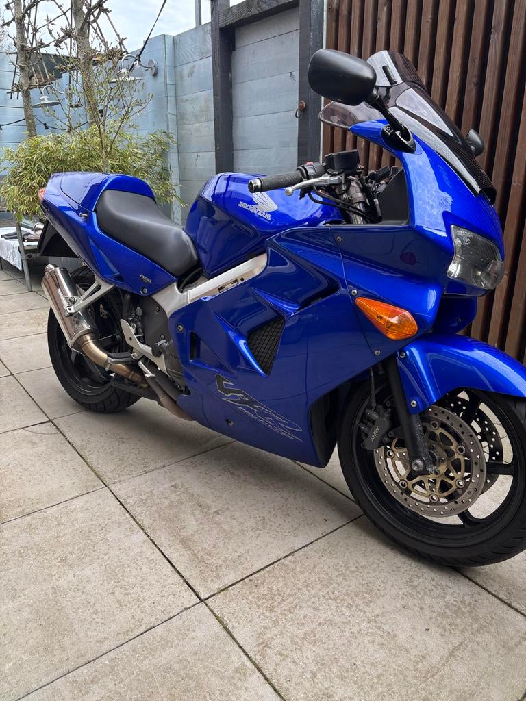 Honda VFR 800 FI, 4 cilinders, Motorrijbewijs A, Sportuitlaat, Particulier