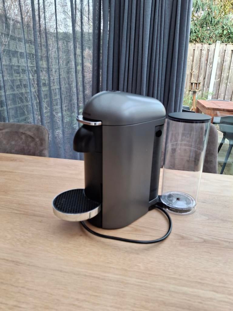 Nespresso Vertuo Plus Deluxe koffiemachine - z.g.a.n., Ophalen of Verzenden, Zo goed als nieuw, Koffiemachine