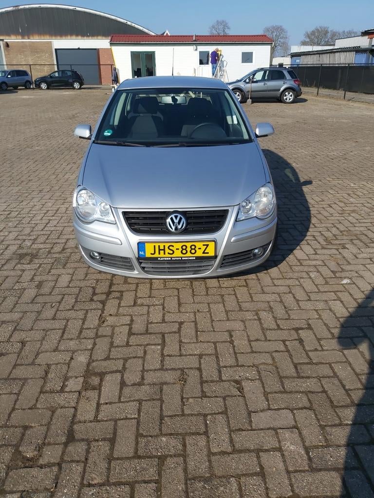 Volkswagen Polo 1.2 47KW 2006 Grijs, Voorwielaandrijving, Stof, 64 pk, Zwart