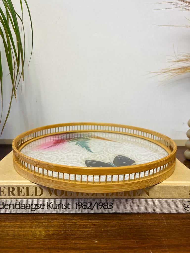 Mooi Vintage Dienblad Echte Vlindervleugels taxidermie rotan, Ophalen of Verzenden, Gebruikt, Rond, Overige materialen