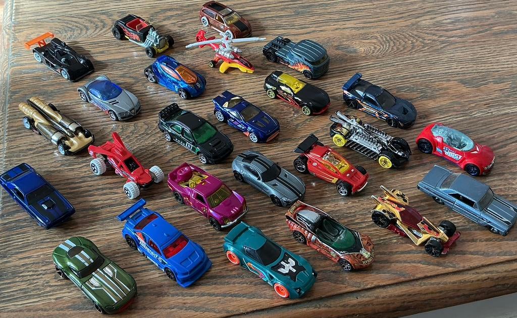 VÉÉL HOTWHEELS PER STUK 1 EURO ZIE FOTO 1 EN 2, Ophalen, Gebruikt, Auto