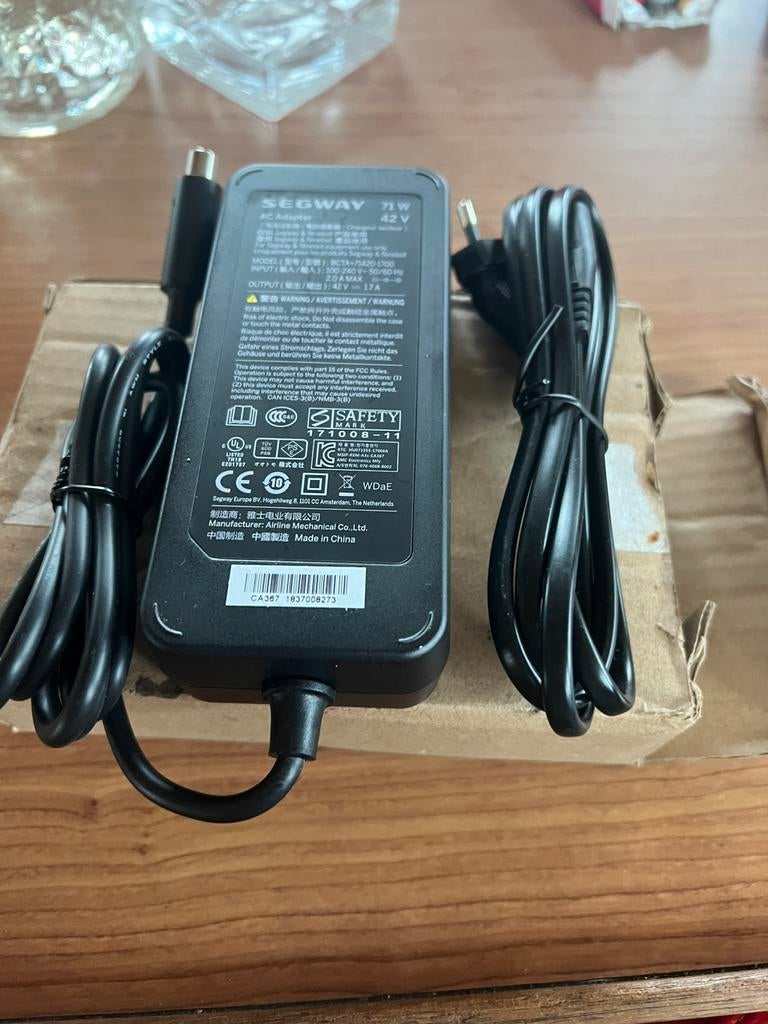 Nine Both Segway lader Nieuw!, Fietsen en Brommers, Ophalen, Zo goed als nieuw, Elektrische step (E-scooter)