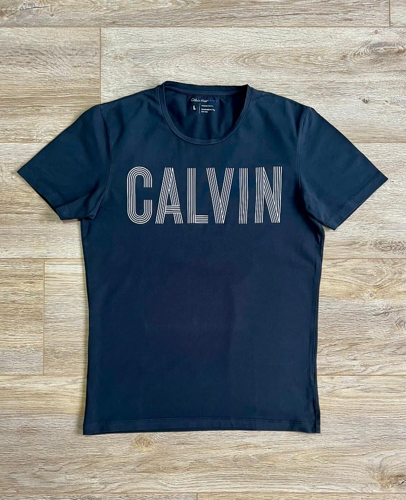 Calvin Klein T-shirt met logo/opdruk, zwart – maat L, Kleding | Heren, T-shirts, Zwart, Ophalen of Verzenden, Zo goed als nieuw