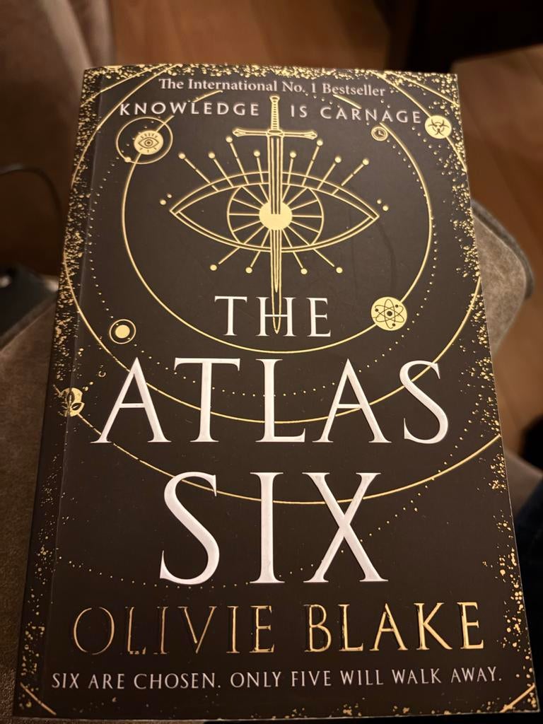The Atlas Six - Olivie Blake (Engels), Ophalen of Verzenden, Zo goed als nieuw