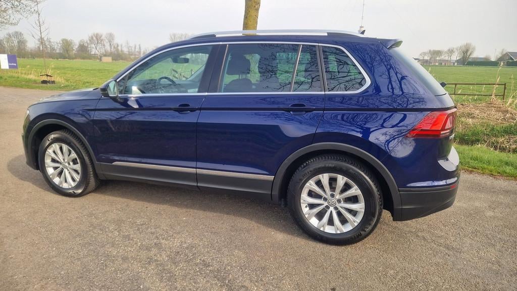 Volkswagen Tiguan 1.5 TSI Comfortline Business, 1e eigenaar!, Euro 6, 4 cilinders, Blauw, Origineel Nederlands