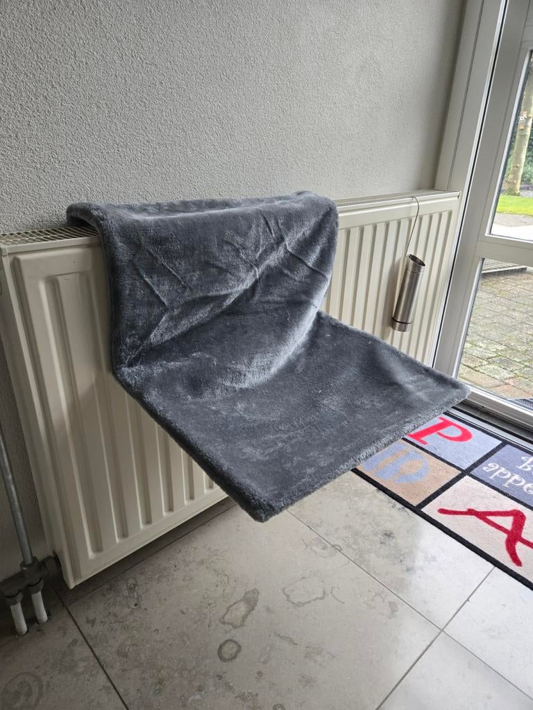 Kattenmand / slaapplek aan de verwarming, Ophalen of Verzenden, Zo goed als nieuw, Pluche
