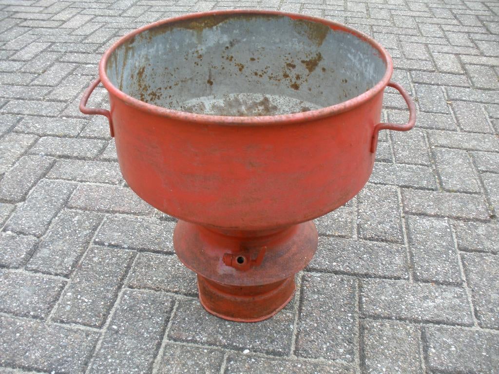 Melk trens zeef, Ophalen