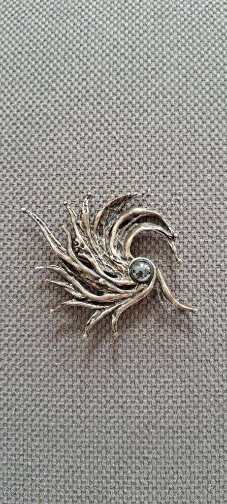 Zilveren design broche/ hanger, met hemätiet, Ophalen of Verzenden, Zo goed als nieuw, Zilver, Zilver