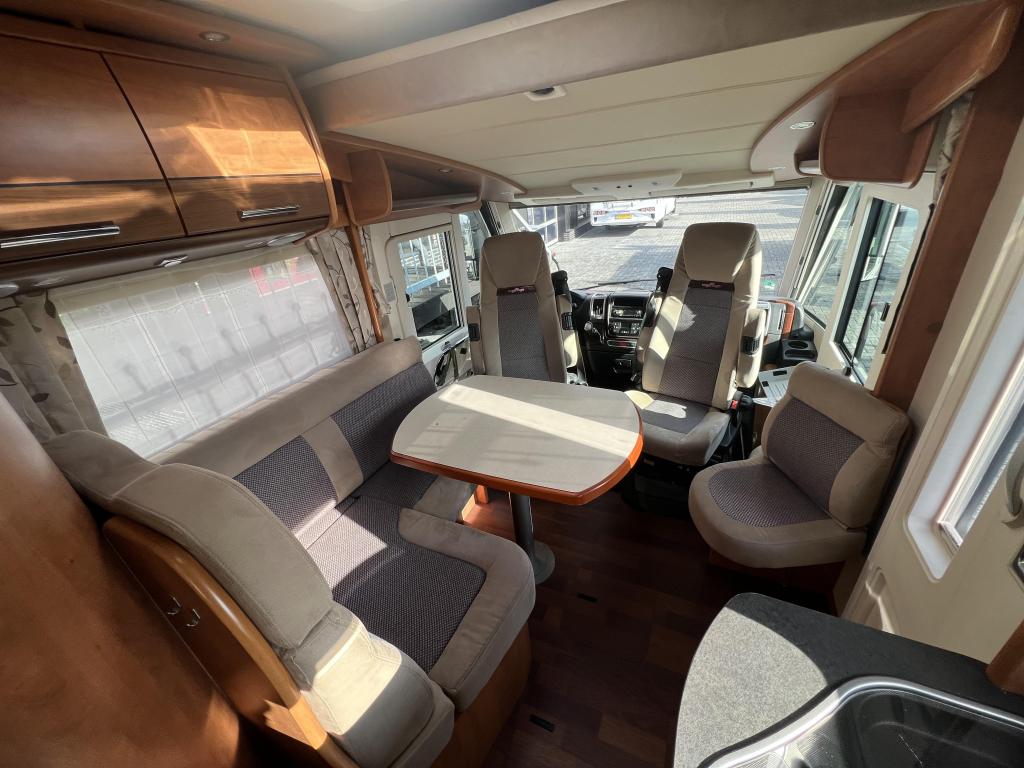 Carthago C-Compactline I 143 LE Lengtebed AUTOMAAT Lithium, Standaard zit, Fiat, Koelkast, Carthago