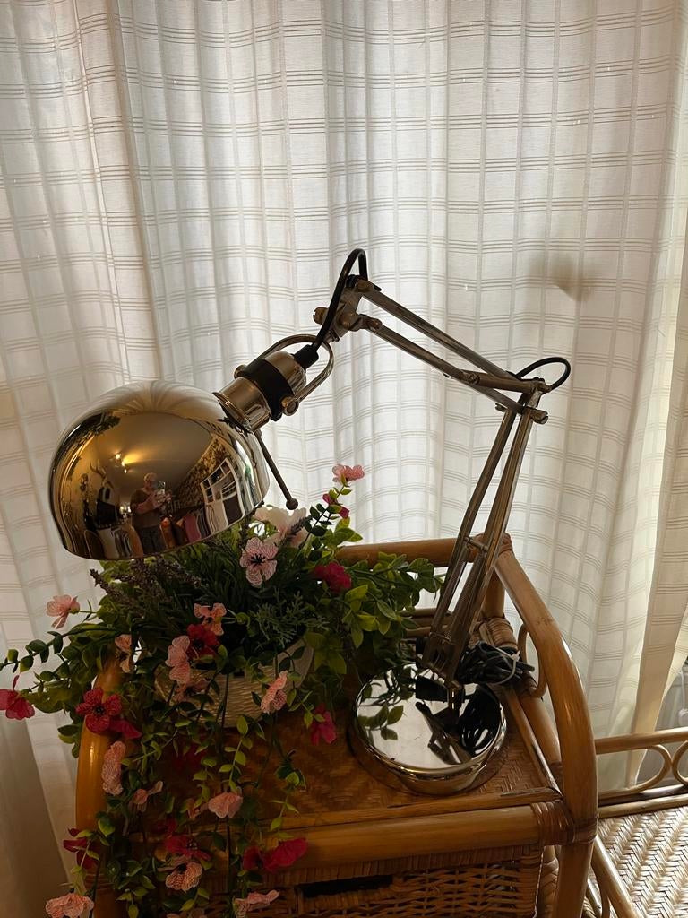 Verstelbare tafellamp met metalen kap, Ophalen of Verzenden, Gebruikt, Metaal, 50 tot 75 cm