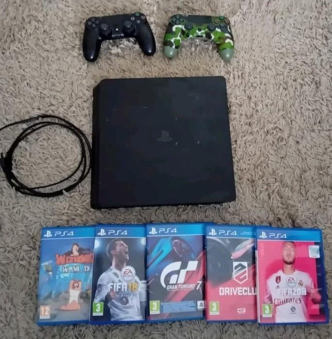 PlayStation 4 met 2 controllers en 5 games, Spelcomputers en Games, Ophalen of Verzenden, Gebruikt, Met 2 controllers, Original