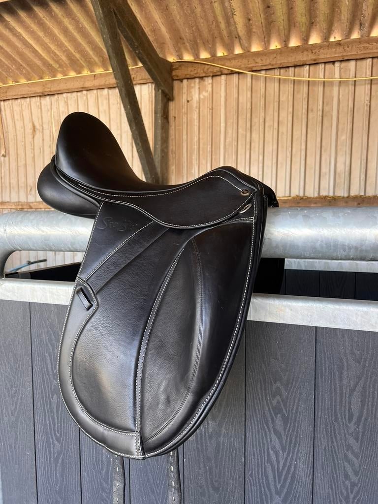 zadel 17,5 inch, Dieren en Toebehoren, Ophalen of Verzenden, Nieuw, Dressuur