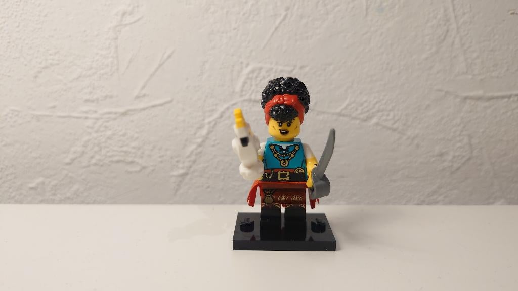 Lego Collectible Minifigure Series 27 Pirate Quartermaster, Ophalen of Verzenden, Zo goed als nieuw, Complete set, Lego