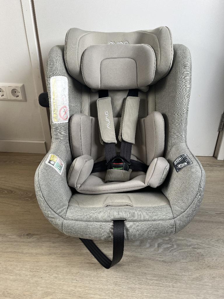 Autostoel Nuna Todl Next beige (chateau) incl BASE, Verstelbare rugleuning, Gebruikt, 0 t/m 18 kg, Isofix