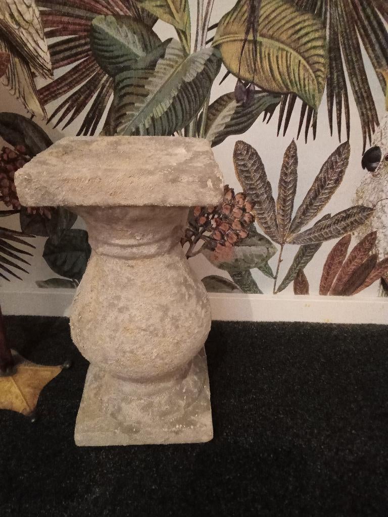 stenen pilaar, Ophalen, Zo goed als nieuw