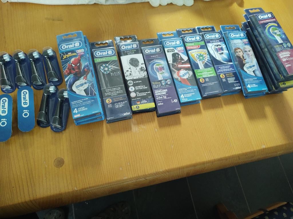 T.K. oral b opzetborstels, kinder en volwassen en io, Ophalen of Verzenden, Nieuw, Opzetborstel