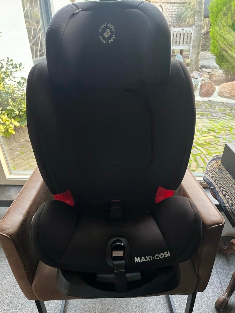 Maxi-Cosi Titan Autostoel Nomad Black (9 mnd - 12 jr), Autogordel of Isofix, Gebruikt, Verstelbare rugleuning, Ophalen of Verzenden
