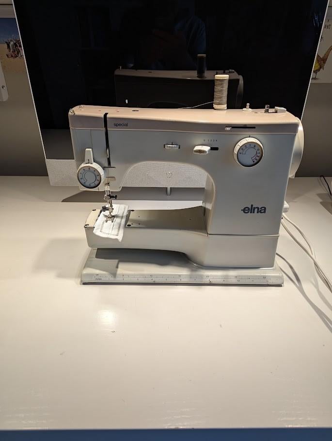 Elna naaimachine, Hobby en Vrije tijd, Naaimachines en Toebehoren, Ophalen of Verzenden, Gebruikt, Naaimachine, Overige merken